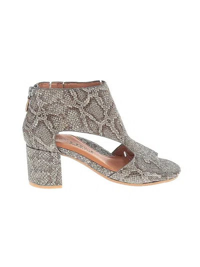 Pre-owned Gentle Souls By Kenneth Cole Heels In Brown