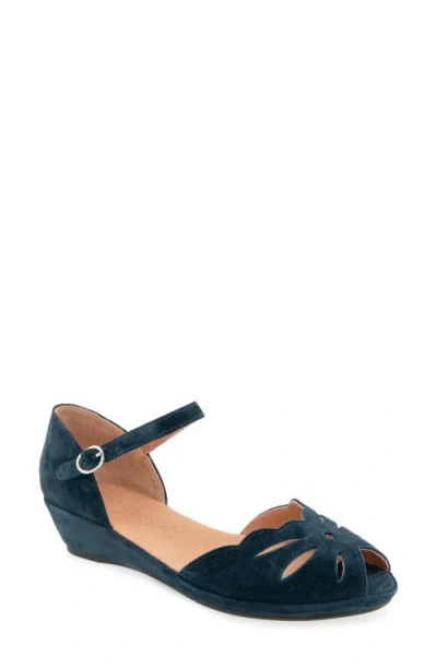 Gentle Souls By Kenneth Cole 'lily Moon' Sandal In Multi