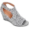 Gentle Souls By Kenneth Cole Lunette 75 Hooded Womens Leather Wedges In Multi