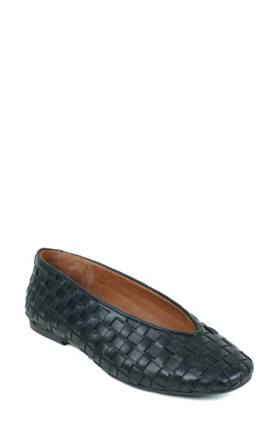 Gentle Souls By Kenneth Cole Willow Woven Flat In Black Leather