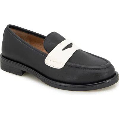 Gentle Souls Cybil Loafer In Black