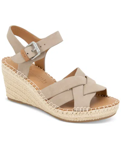 GENTLE SOULS WOMEN'S CASPAIN WEDGE SANDALS