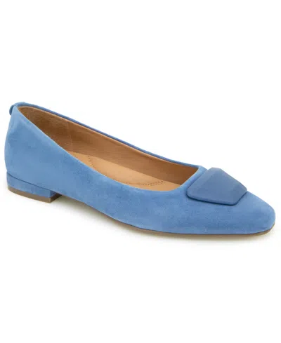 GENTLE SOULS WOMEN'S HANETTE SQUARE TOE SUEDE FLATS