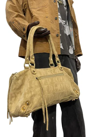 Pre-owned Genuine Leather Full Suede Leather Linea Pelle East-west Bag 16 In Sand