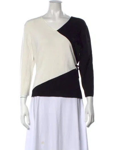 Pre-owned Geoffrey Beene Colorblock Pattern V-neck Top In Black