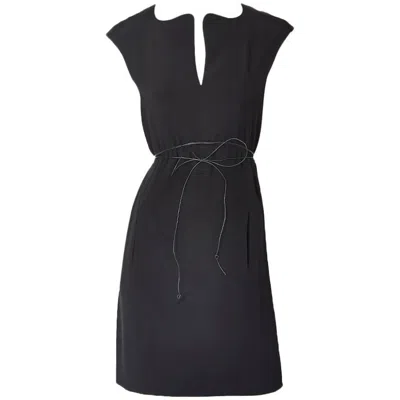 Pre-owned Geoffrey Beene Crepe Dress With Patent String Belt In Black