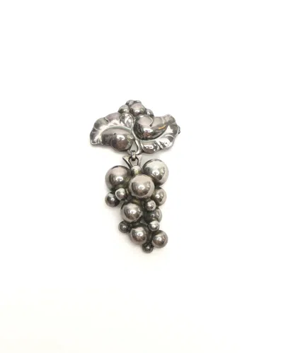Georg Jensen Moonlight Grapes Brooch In Silver