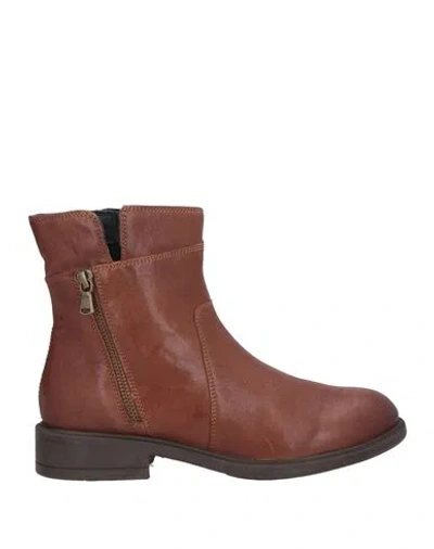 Geox Woman Ankle Boots Brown Size 8 Leather