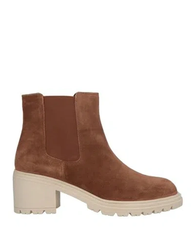 Geox Woman Ankle Boots Brown Size 8 Leather