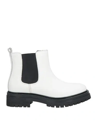 Geox Woman Ankle Boots White Size 7 Soft Leather, Elastic Fibres