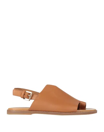 Geox Toe Strap Sandals In Beige