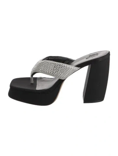 Pre-owned Gia Borghini Flip Flops In Black