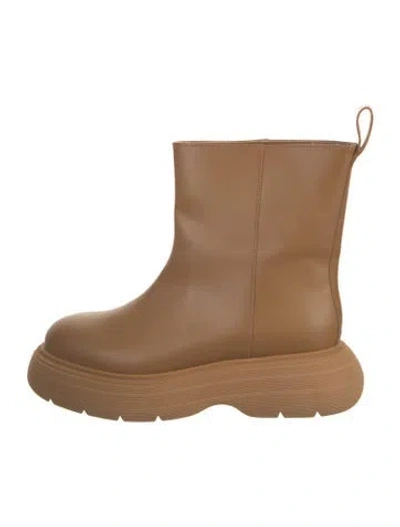 Pre-owned Gia Borghini Leather Chelsea Boots In Neutral