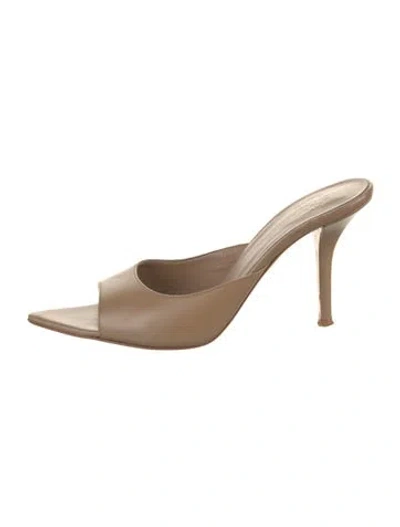 Pre-owned Gia Borghini Leather Slides In Neutral