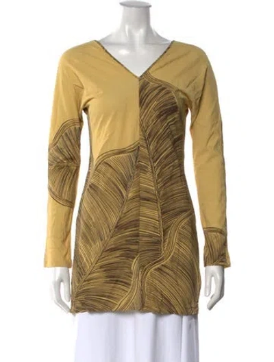 Pre-owned Gianfranco Ferre Printed V-neck Top In Yellow
