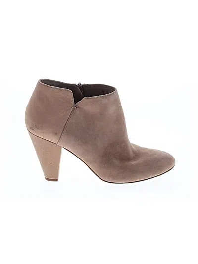 Pre-owned Gianni Bini Ankle Boots In Tan