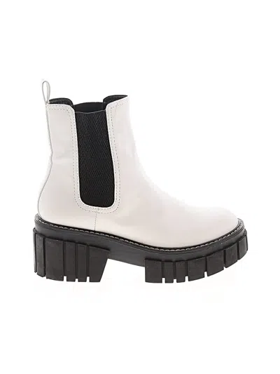 Pre-owned Gianni Bini Ankle Boots In White