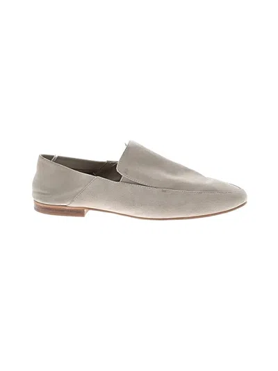 Pre-owned Gianni Bini Flats In Gray