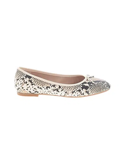 Pre-owned Gianni Bini Flats In Tan