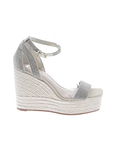 Pre-owned Gianni Bini Wedges In Brown