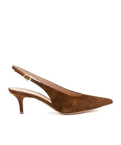 GIANVITO ROSSI GIANVITO ROSSI ROBBIE KITTEN HEEL SLINGBACK PUMPS