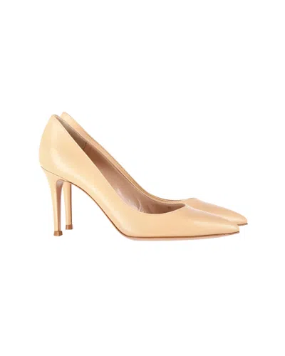 Gianvito Rossi 85 Pointed Pumps In Nude Leather In Brown