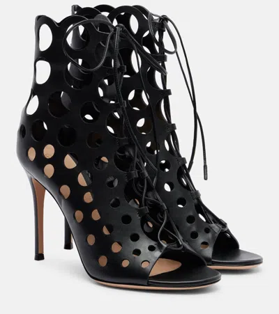 Gianvito Rossi 95 Perforated Leather Pumps In Black