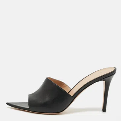Pre-owned Gianvito Rossi Alise Size 38 Black Leather Slide Sandals
