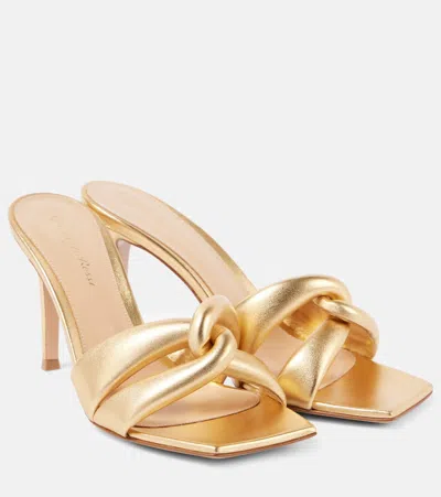 Gianvito Rossi Amour 85 Metallic Leather Mules In Gold