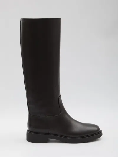 Gianvito Rossi Ascott Boots In Brown