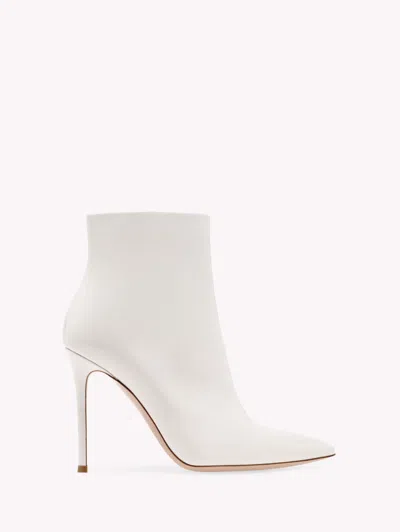 Gianvito Rossi Avril Pointed In White