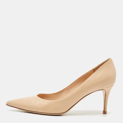 Pre-owned Gianvito Rossi Beige Leather Gianvito Pumps Size 40