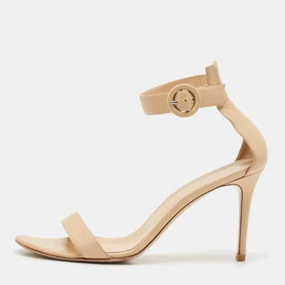 Pre-owned Gianvito Rossi Beige Leather Portofino Sandals Size 41.5