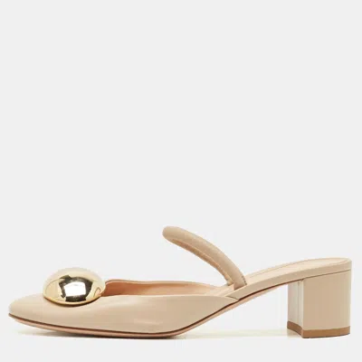 Pre-owned Gianvito Rossi Beige Leather Sphera Block Heel Pumps Size 40 In Sand