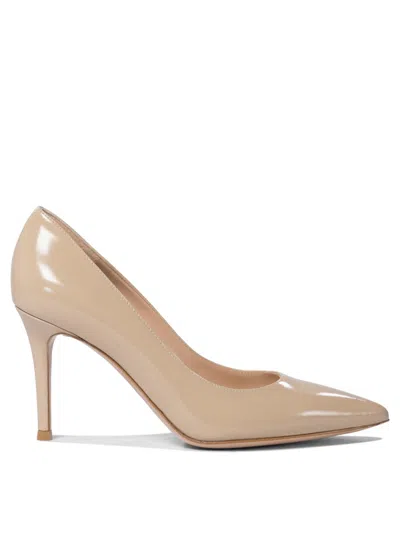 Gianvito Rossi Beige Patent Leather  Pumps In Neutral