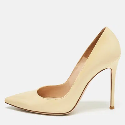 Gianvito Rossi Beige Patent Leather Pointed Toe Pumps In Pattern