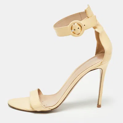 Pre-owned Gianvito Rossi Beige Patent Leather Portofino Sandals Size 40