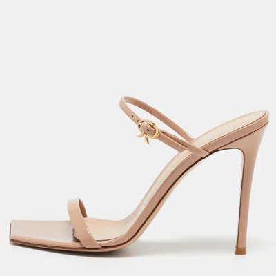 Pre-owned Gianvito Rossi Beige Patent Leather Ribbon Ankle Strap Sandals Size 39