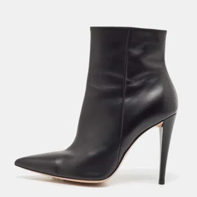 Pre-owned Gianvito Rossi Black Leather Ankle Length Boots Size 38.5