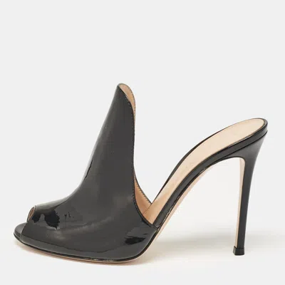 Gianvito Rossi Black Patent Leather Peep Toe Mules In Multi