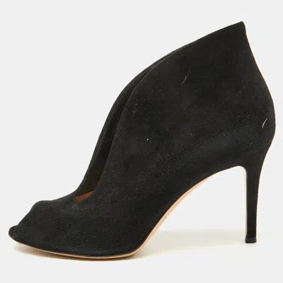 Pre-owned Gianvito Rossi Black Suede Vamp Peep Toe Ankle Booties Size 38.5