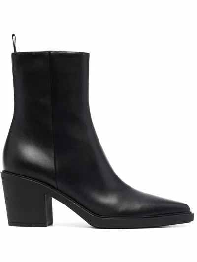 Gianvito Rossi Boots In Black