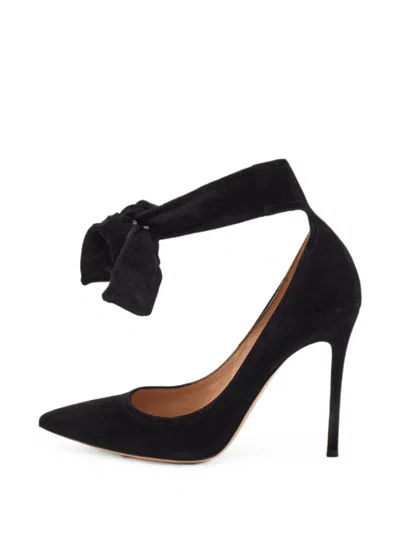 Pre-owned Gianvito Rossi Bow-detail Pointed-toe Suede Heeled Pumps In Black