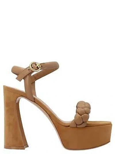 Pre-owned Gianvito Rossi Braided Sandals In Beige