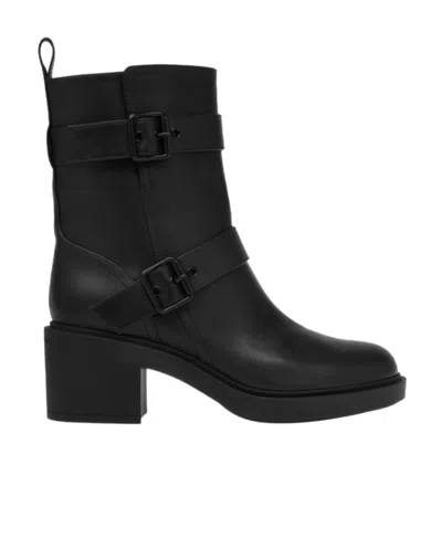 Gianvito Rossi Buckle Short Boots In Black