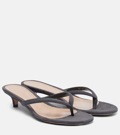 Gianvito Rossi Calypso 35 Suede Thong Sandals In Gray