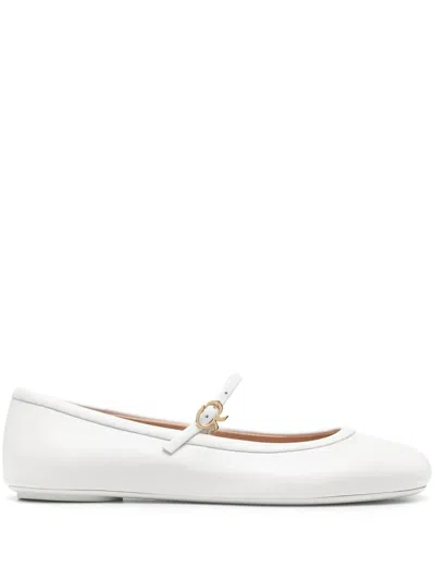 Gianvito Rossi Carla Flat Ballerinas In White Nappa In Weiss