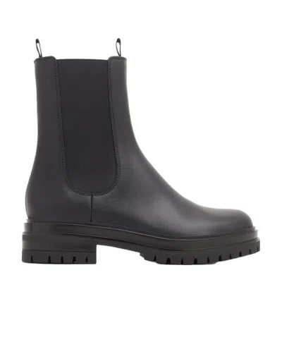 Gianvito Rossi Chester Leather Chelsea Boots In Black