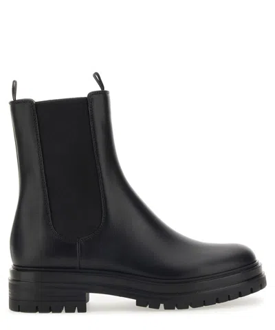 Gianvito Rossi Chester Calfskin Boots In Black