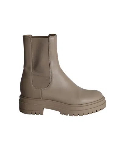 Gianvito Rossi Chester Chelsea Boots In Beige Calfskin Leather